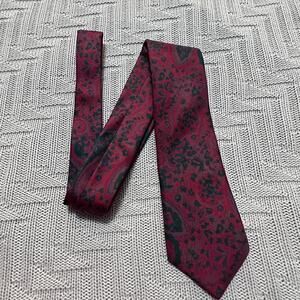 Vintage Phil Roberts red paisley silk tie